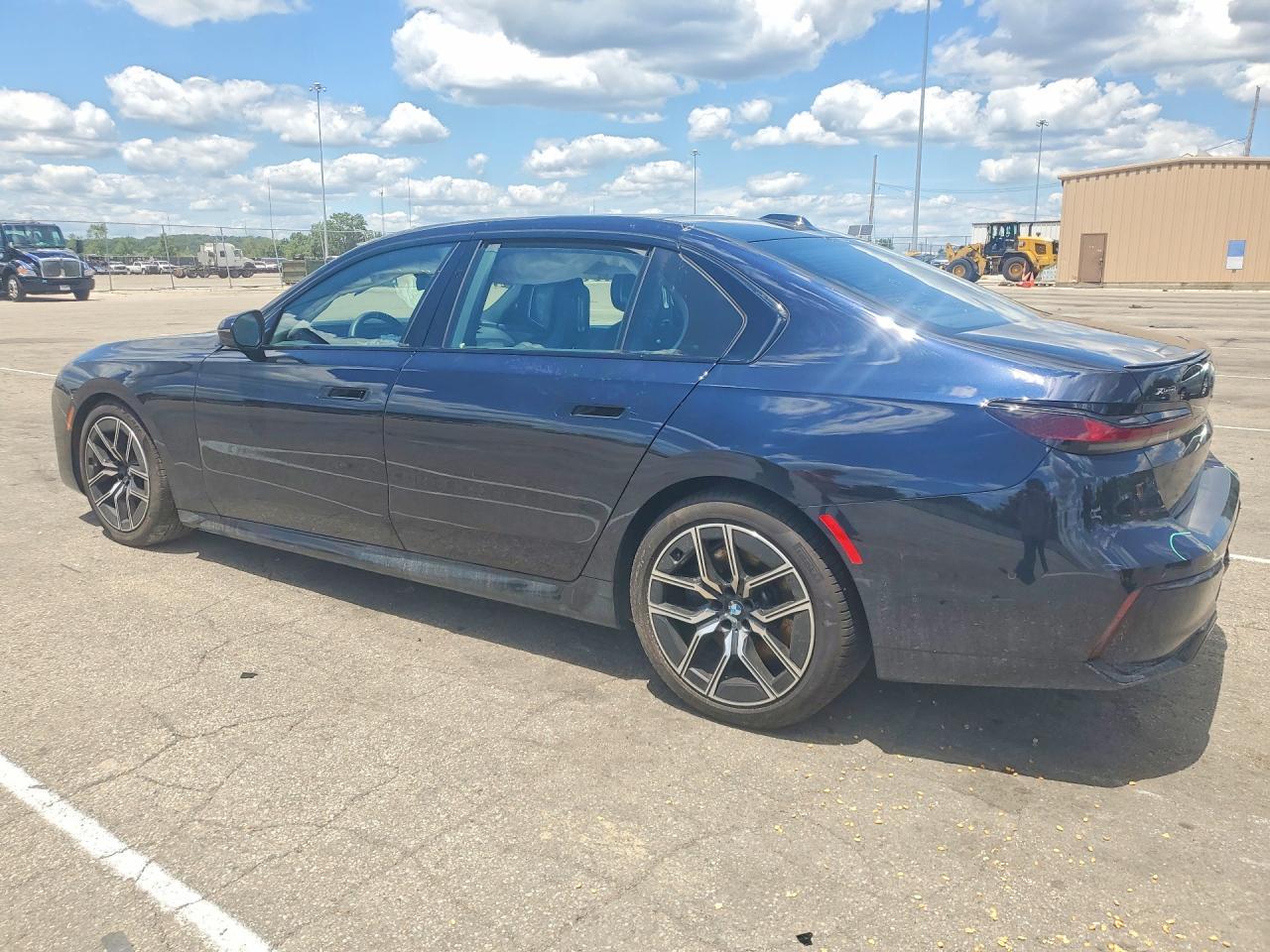 BMW Seria 7 - zdjęcie 2