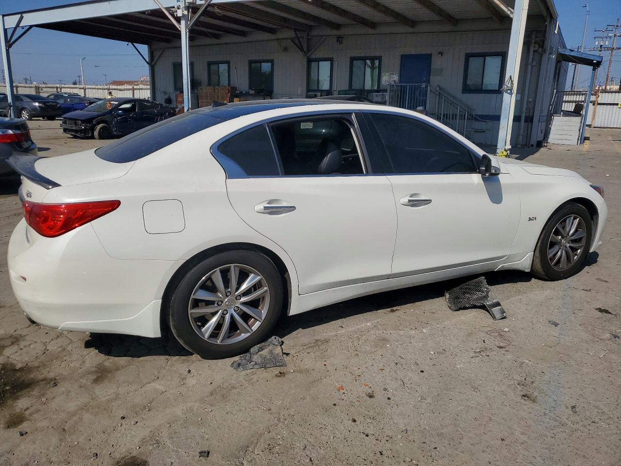 2016 Infiniti Q50 3.0T Premium - zdjęcie 3