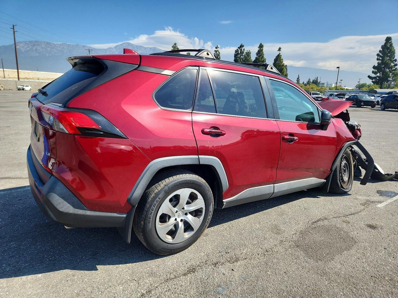 2020 Toyota Rav4 Le - zdjęcie 3
