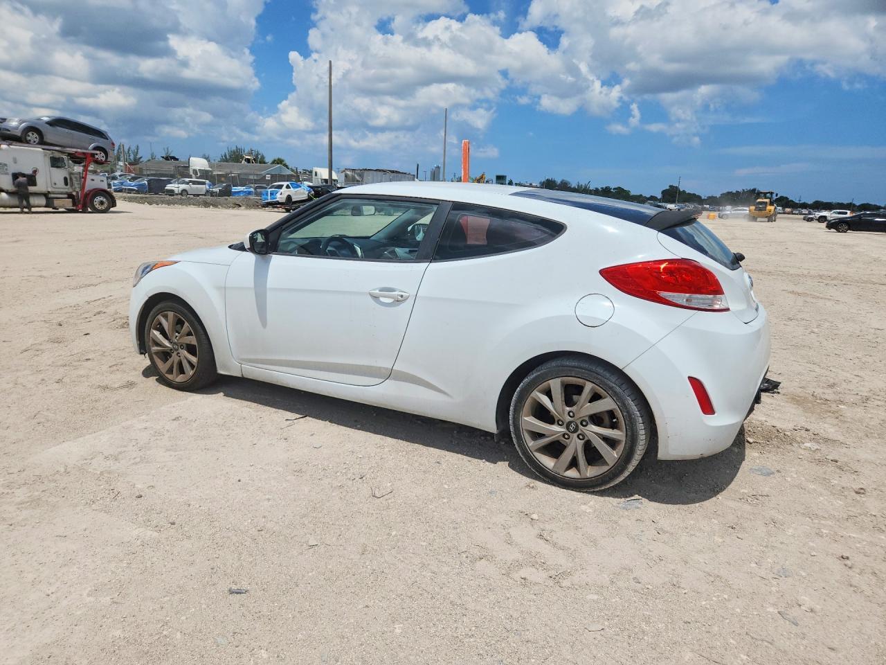 2017 Hyundai Veloster Base - zdjęcie 2