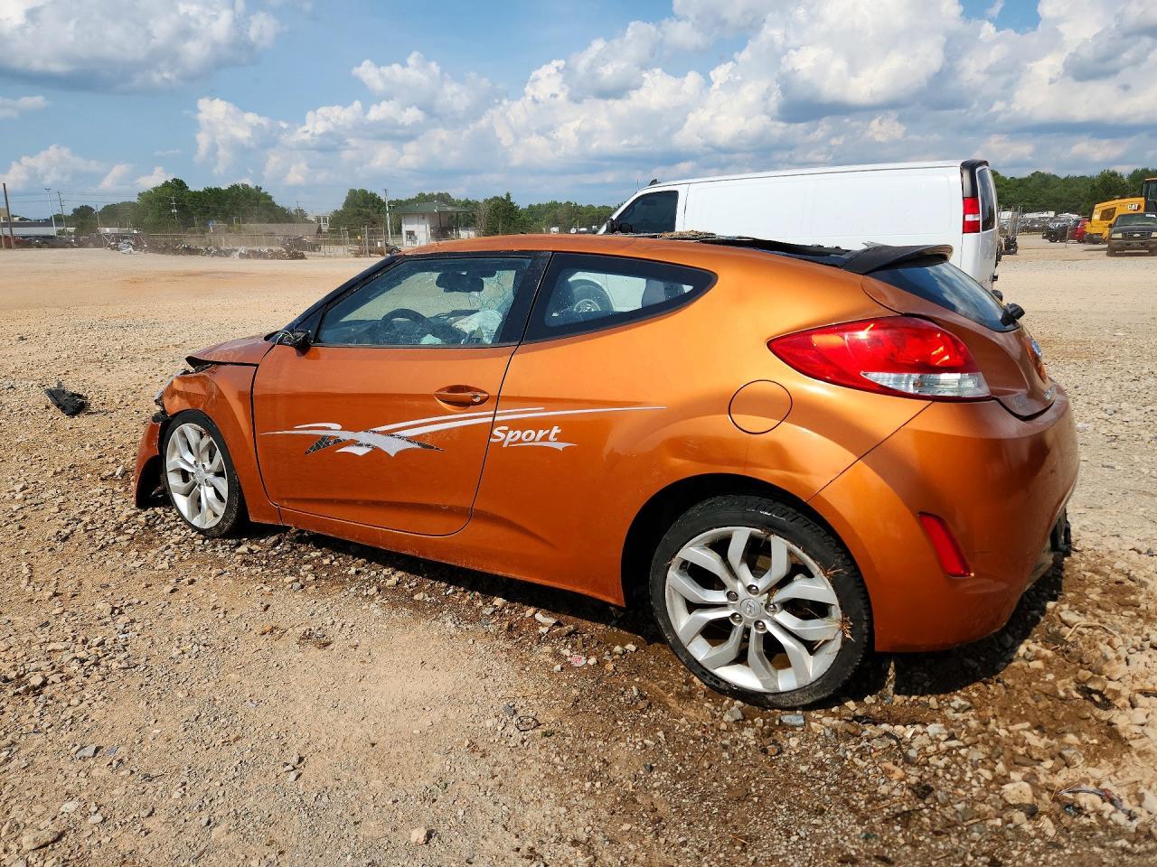 2013 Hyundai Veloster Base - zdjęcie 2
