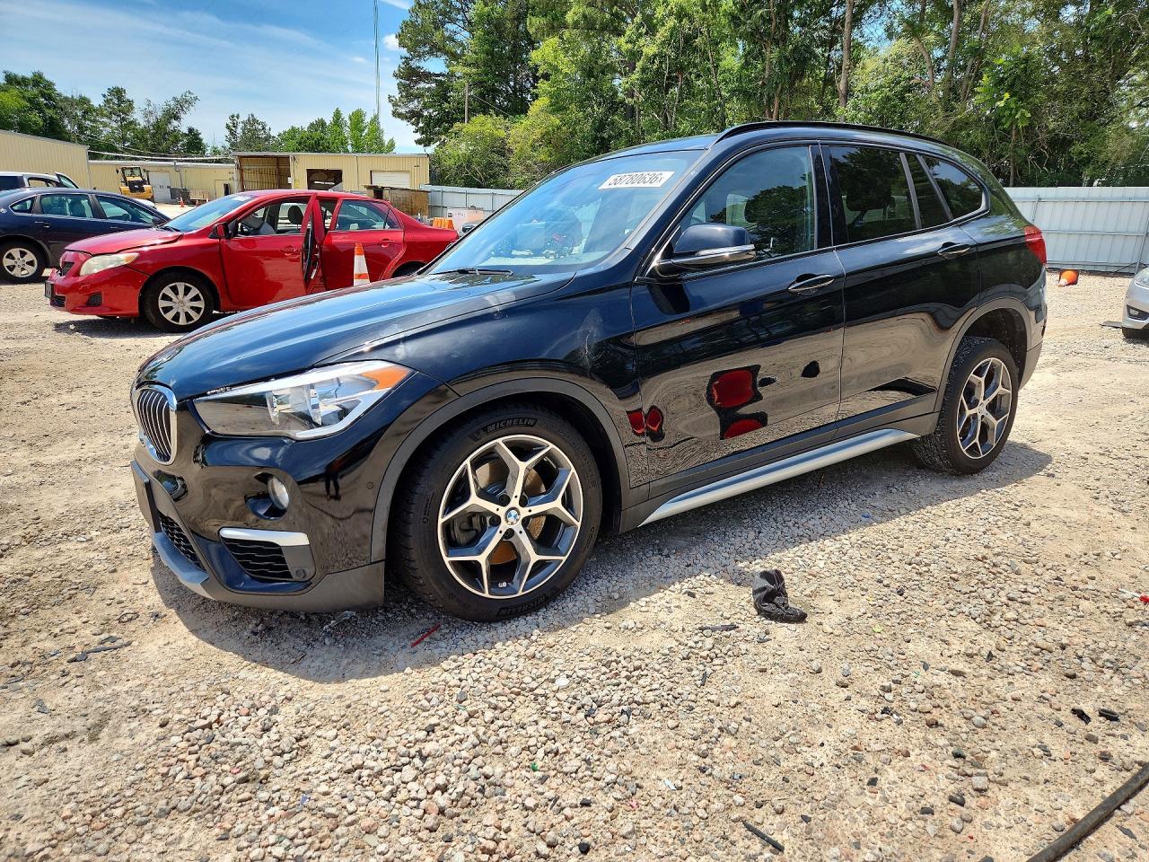 2017 BMW X1 Sdrive28I - zdjęcie główne