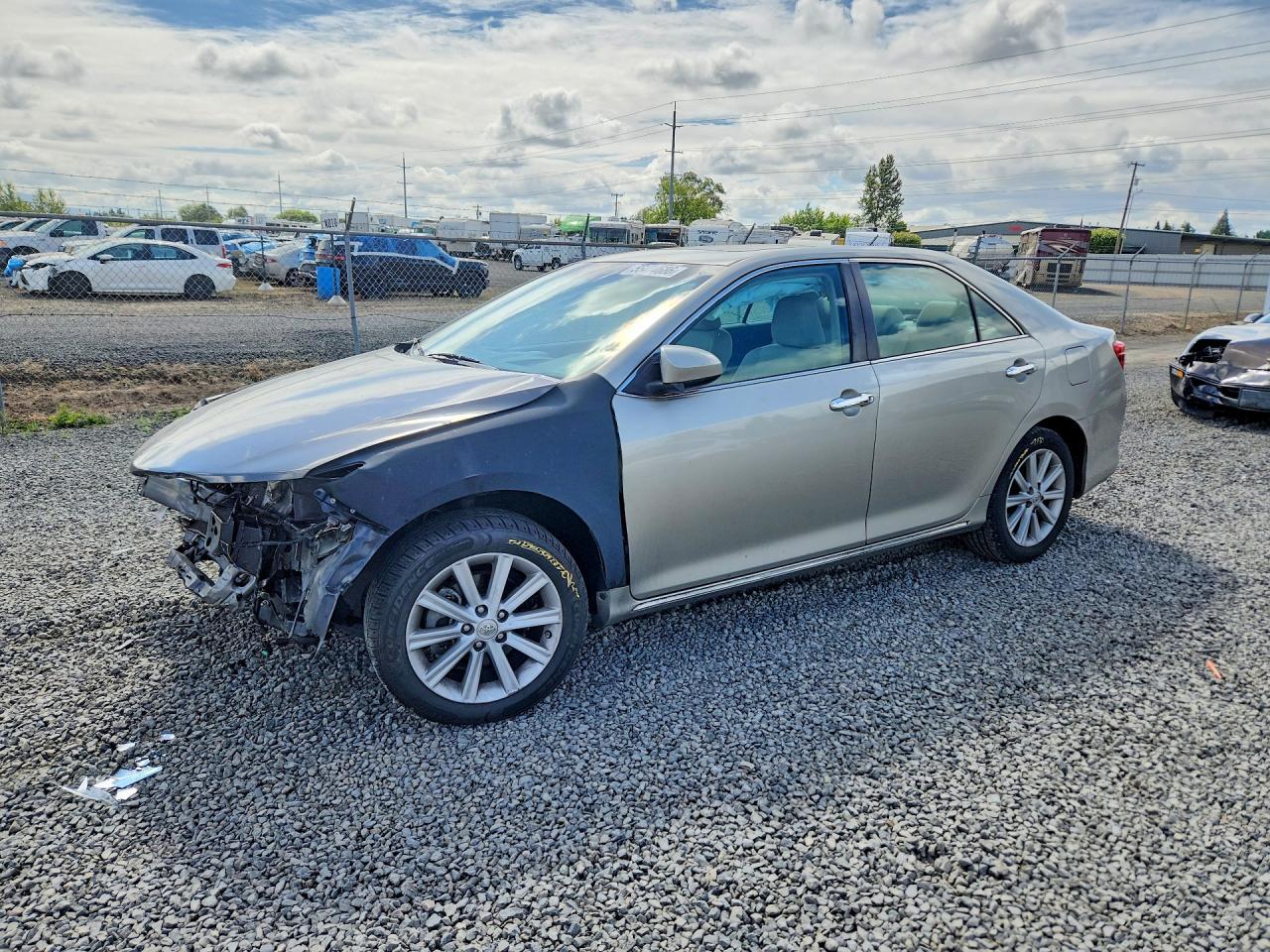 2014 Toyota Camry Xle - zdjęcie główne