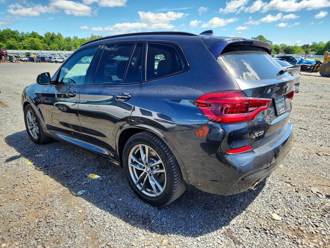 2021 BMW X3 xDrive30I - zdjęcie 2