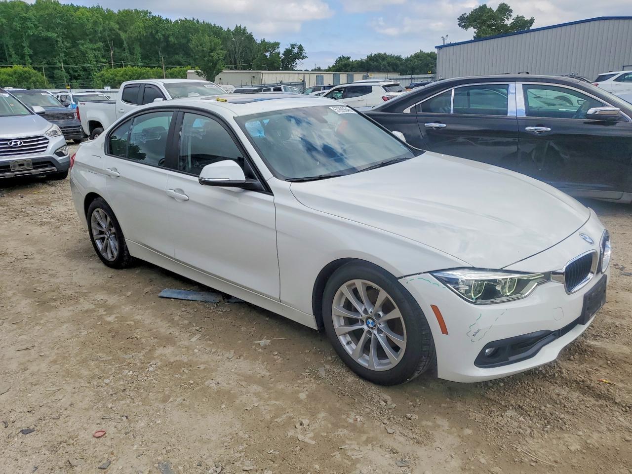 2018 BMW Seria 3 320i - zdjęcie 4