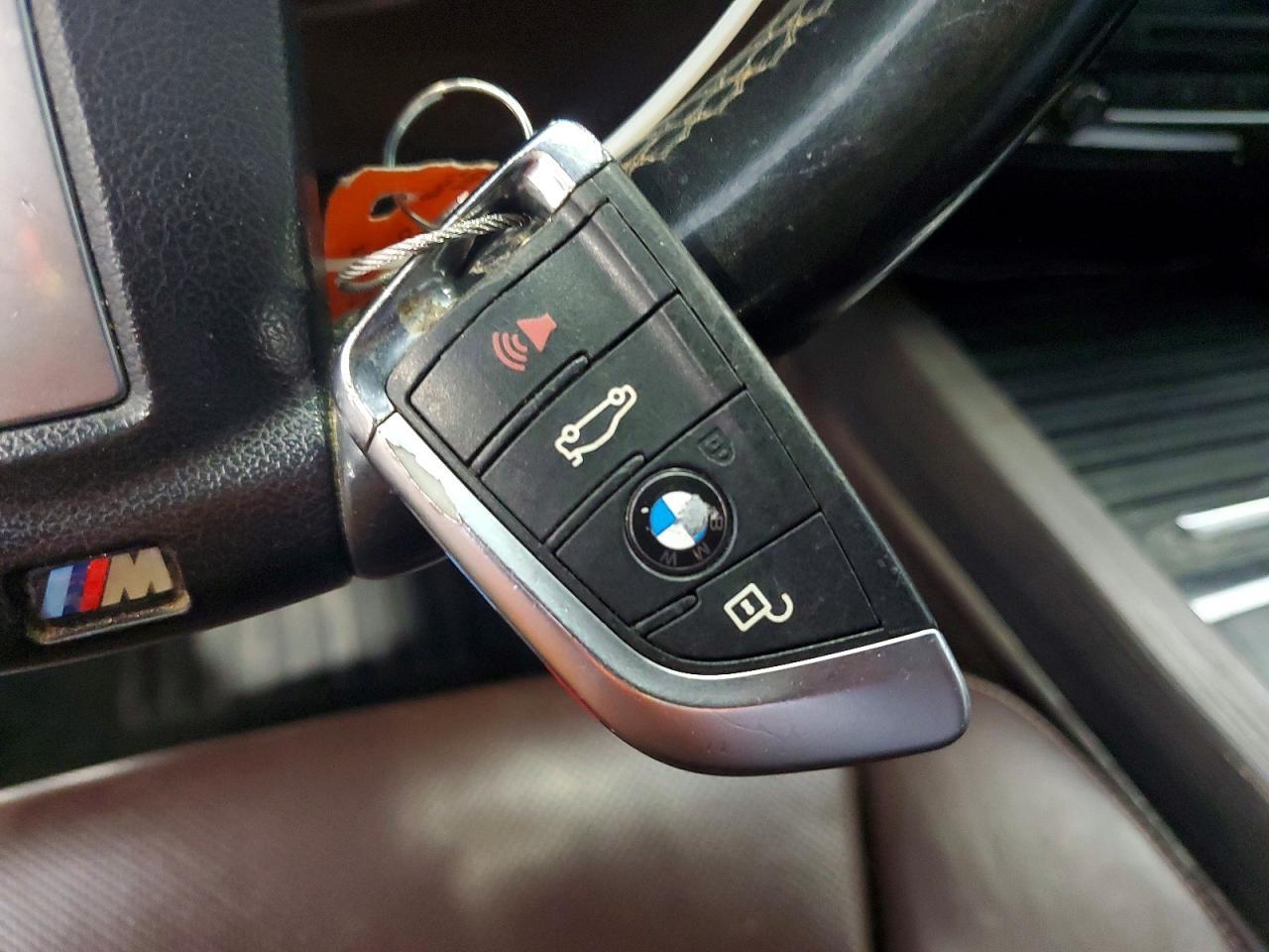 2016 BMW X5 xDrive50I - zdjęcie 14