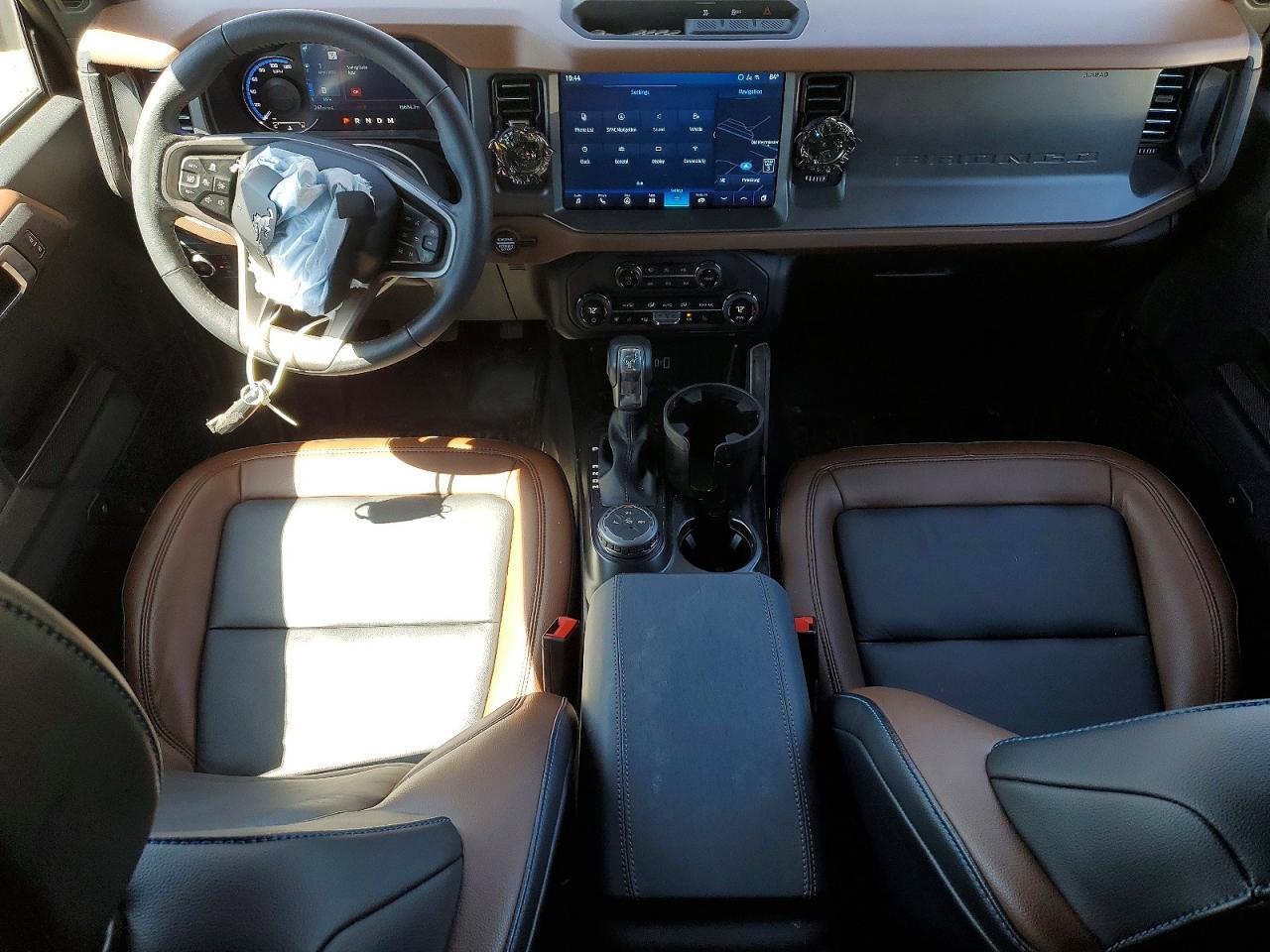 2024 Ford Bronco Outer Banks - zdjęcie 8