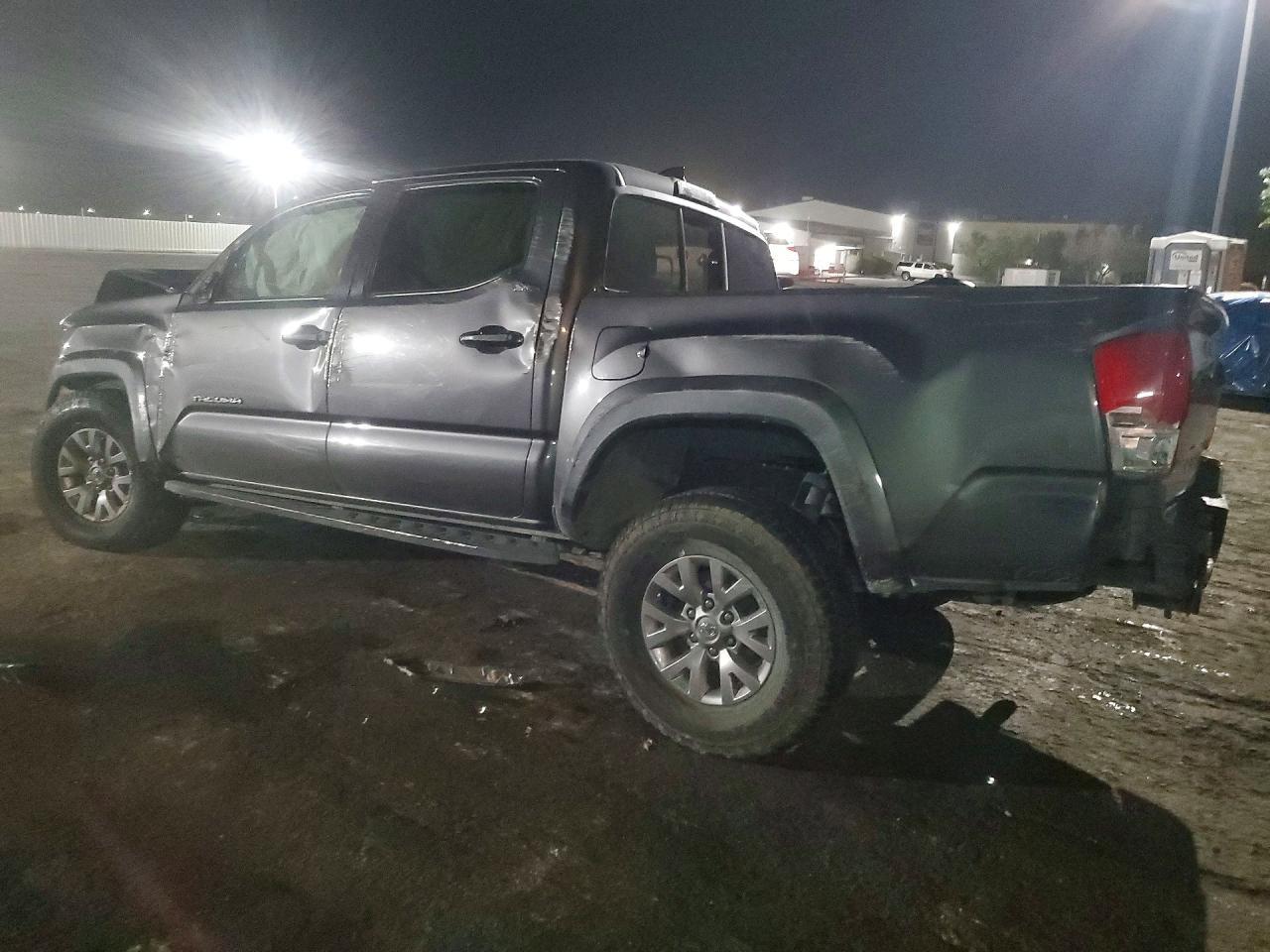 2017 Toyota Tacoma Sr5 - zdjęcie 2
