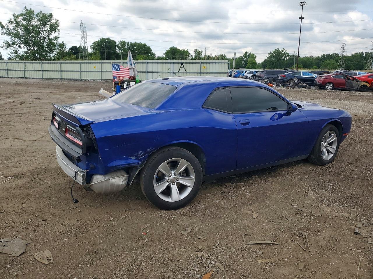 2022 Dodge Challenger Sxt - zdjęcie 3