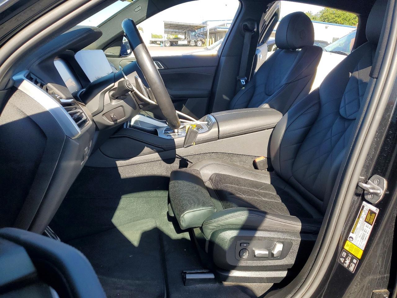 2023 BMW X6 xDrive40I - zdjęcie 7