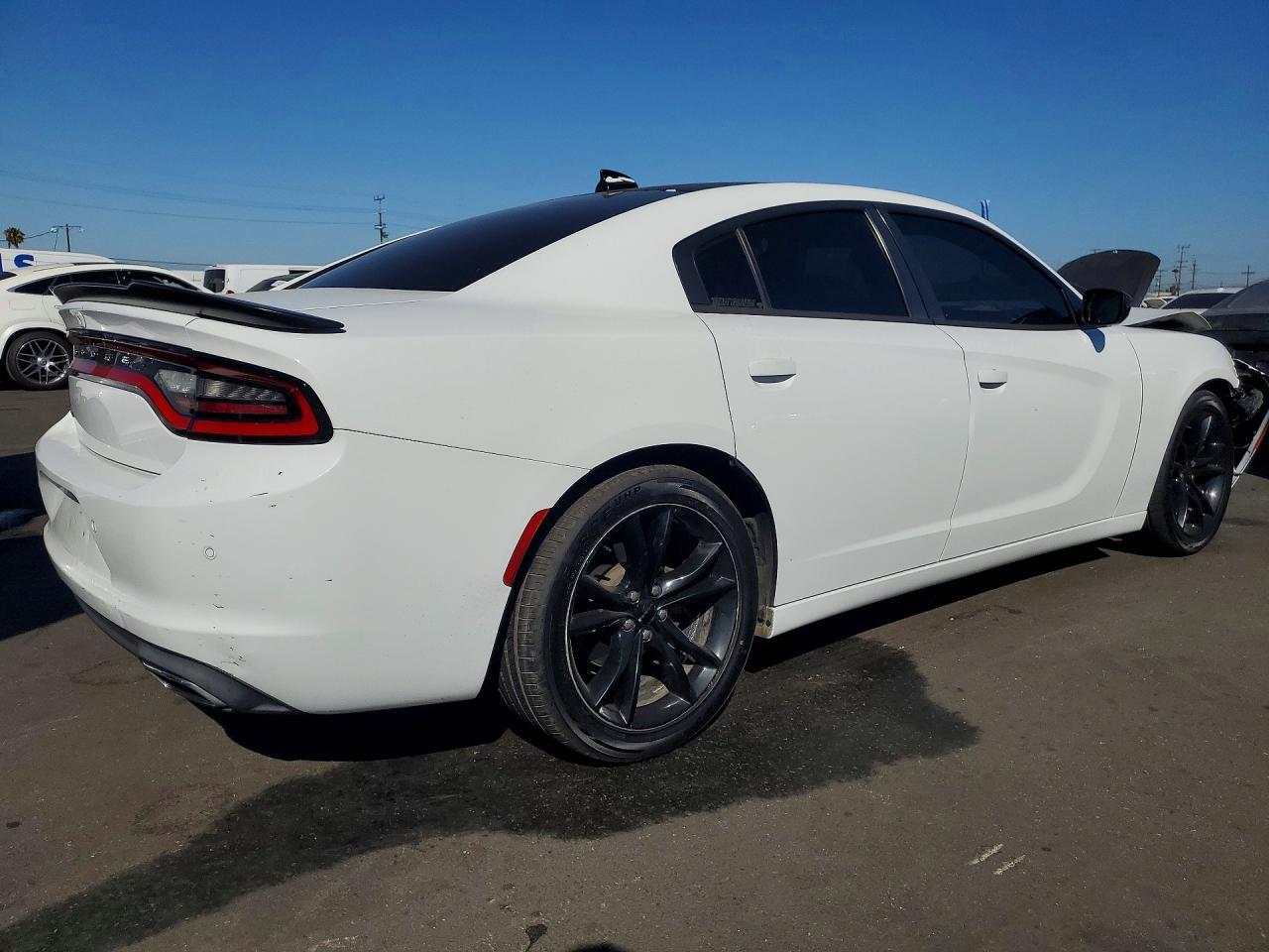 2016 Dodge Charger Sxt - zdjęcie 3