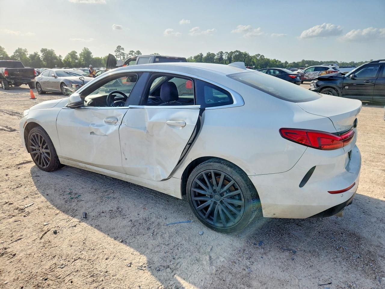 2021 BMW 228I - zdjęcie 2