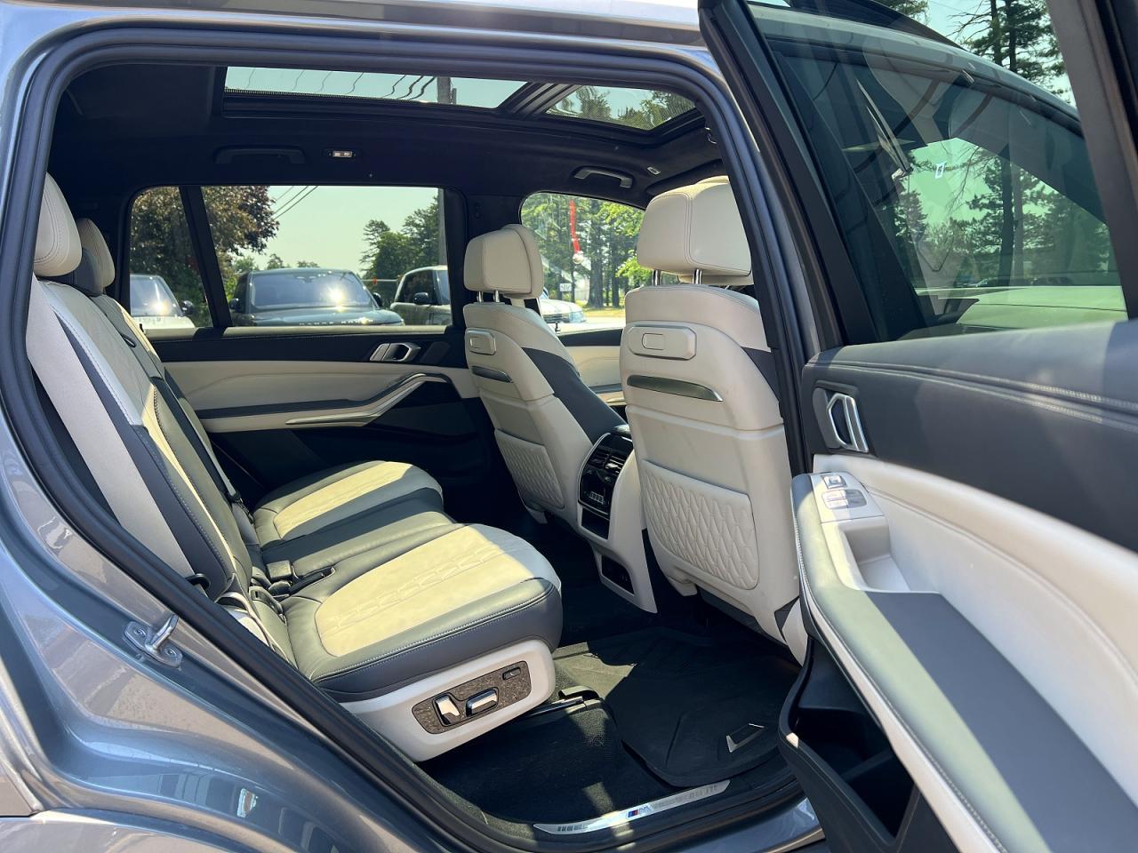 2023 BMW X7 xDrive40I - zdjęcie 6