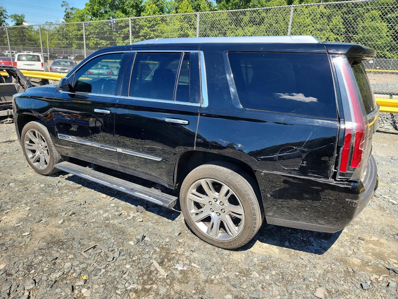 2015 Cadillac Escalade Premium - zdjęcie 2