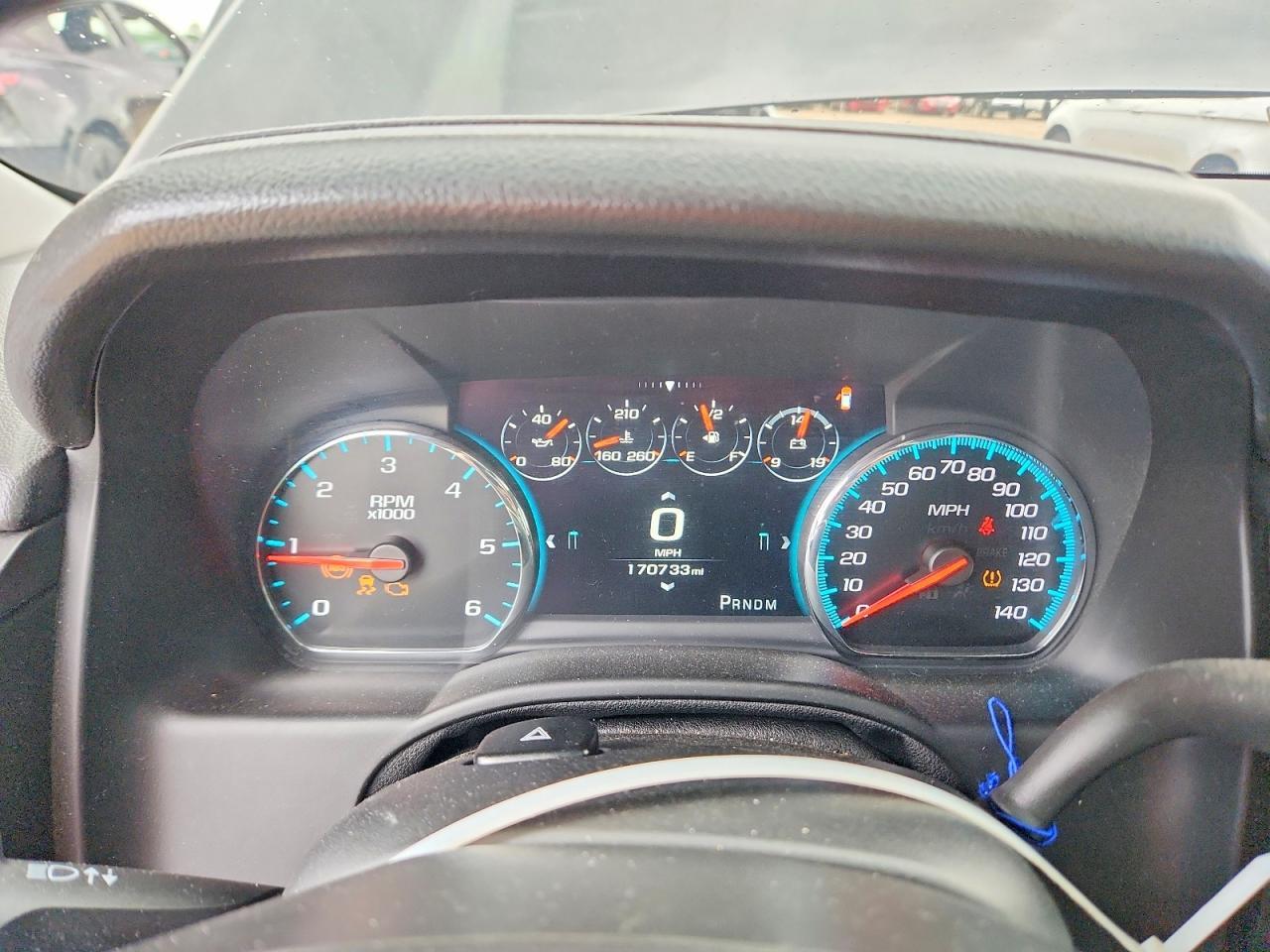 2016 Chevrolet Suburban - zdjęcie 9