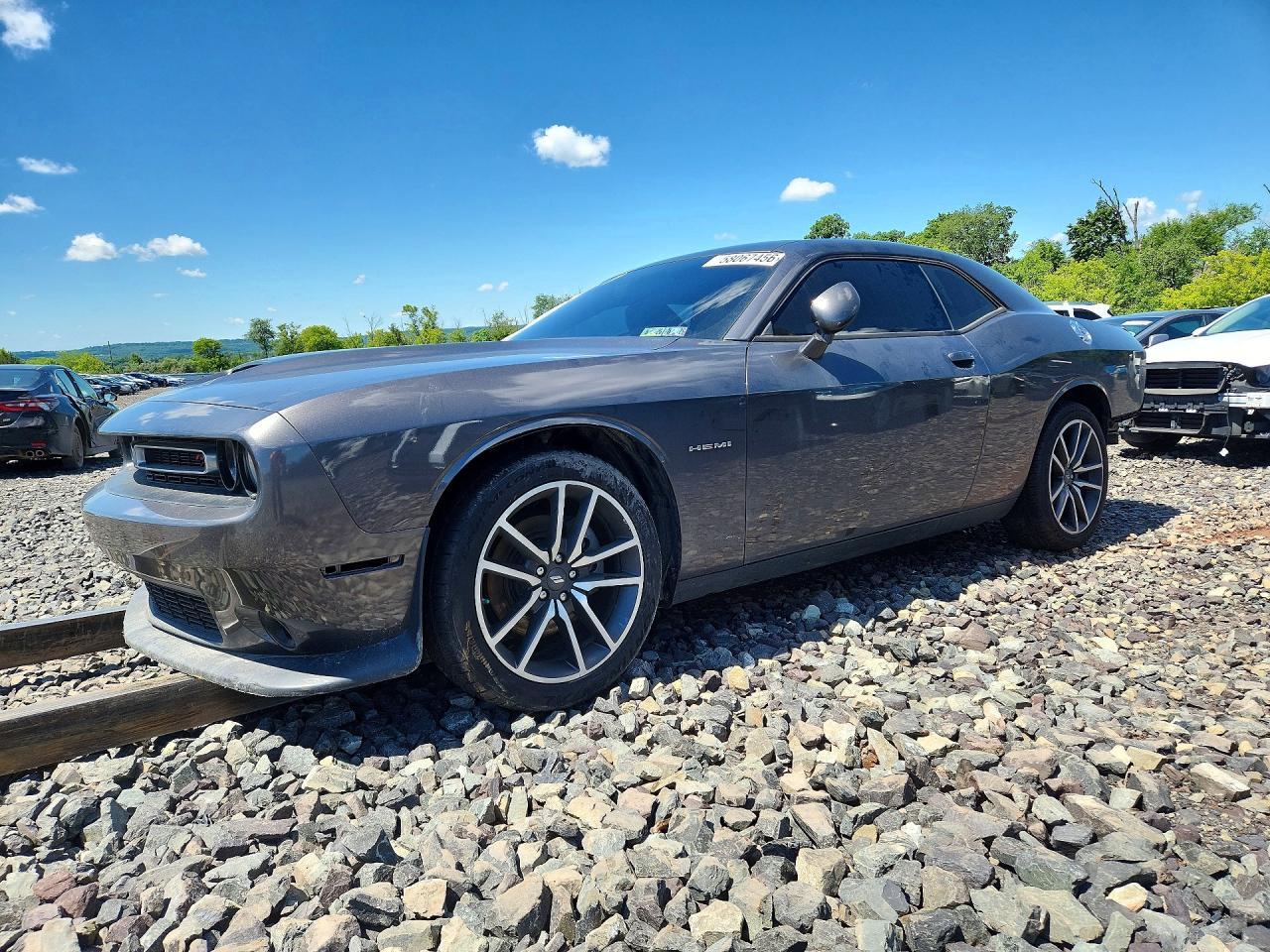 2022 Dodge Challenger R/T - zdjęcie główne