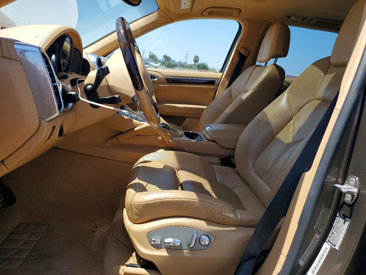 2014 Porsche Cayenne - zdjęcie 7
