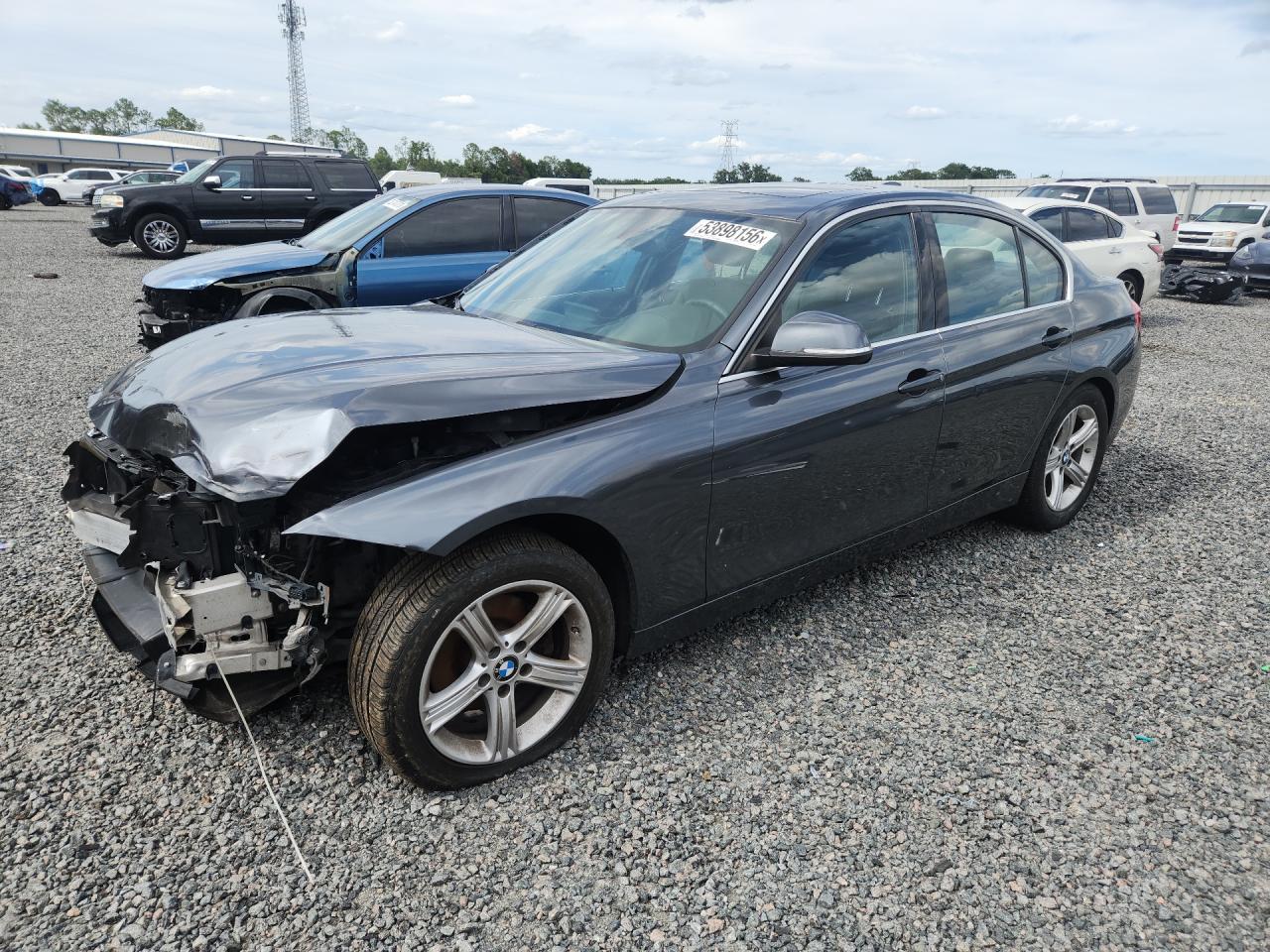2017 BMW 330 Xi - zdjęcie główne