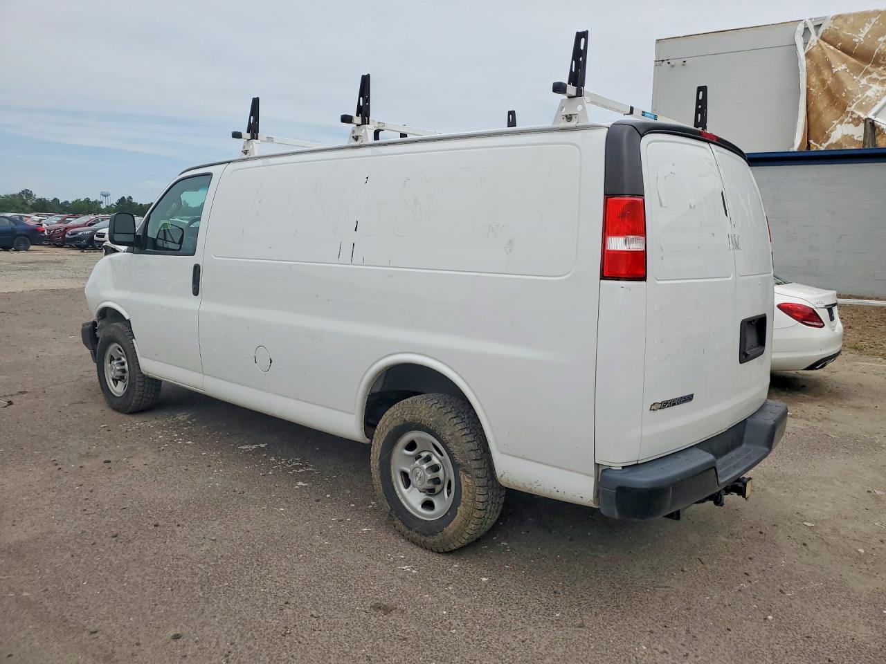 2019 Chevrolet Express G2500 - zdjęcie 2