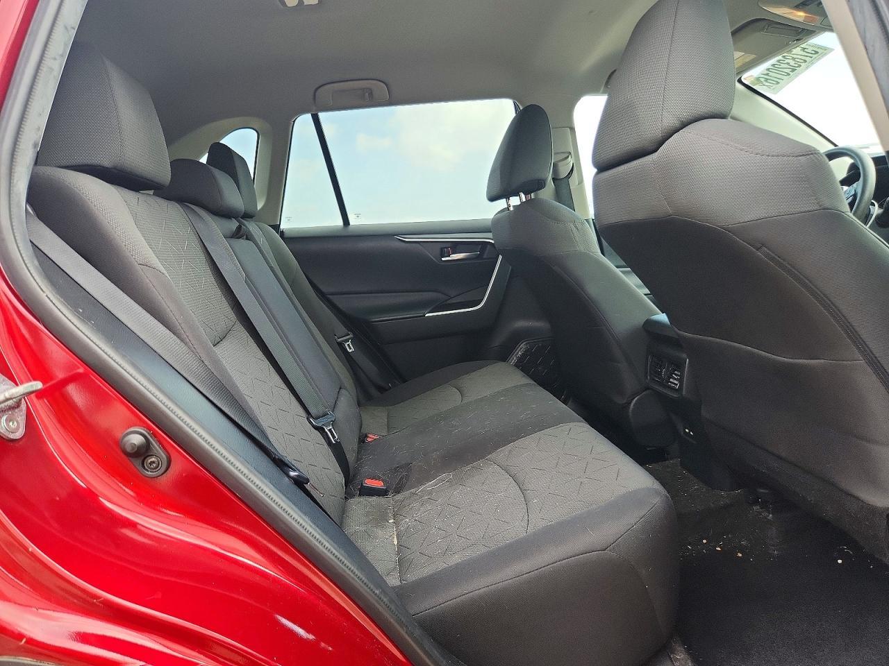 2021 Toyota Rav4 Xle - zdjęcie 11