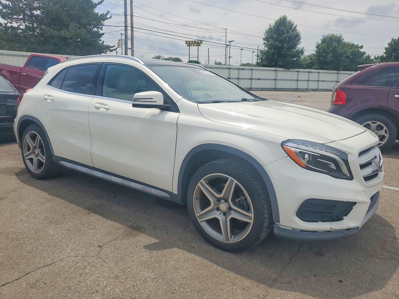 2015 Mercedes-Benz Gla 250 4Matic - zdjęcie 4