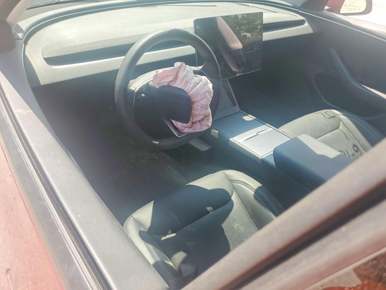 2025 Tesla Model 3 - zdjęcie 8