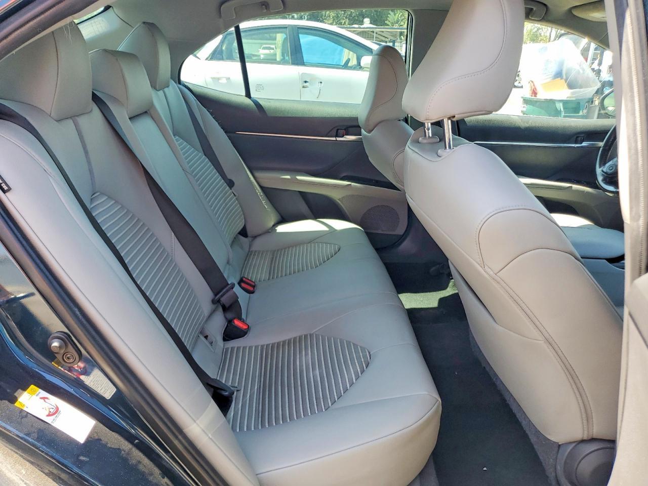 2019 Toyota Camry Se - zdjęcie 10