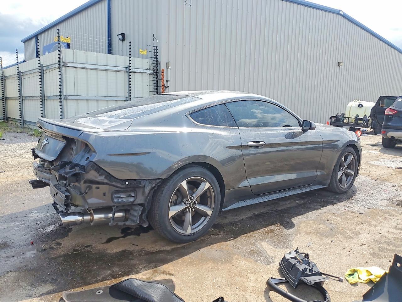 2016 Ford Mustang - zdjęcie 3