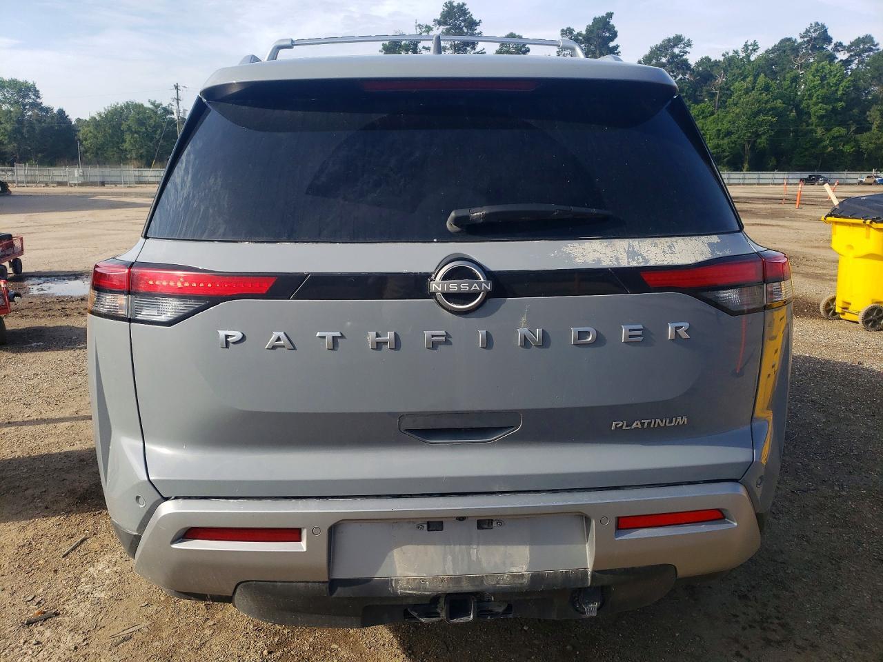 2025 Nissan Pathfinder Platinum - zdjęcie 6