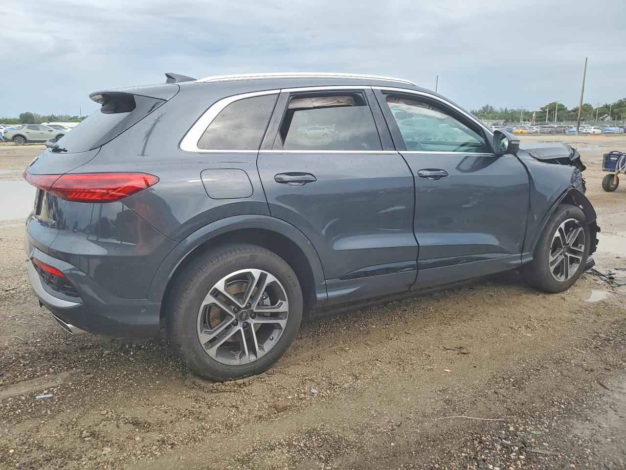 2025 Audi Q5 Premium - zdjęcie 3