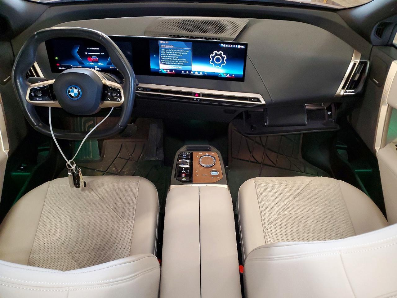 2024 BMW Ix xDrive50 - zdjęcie 8