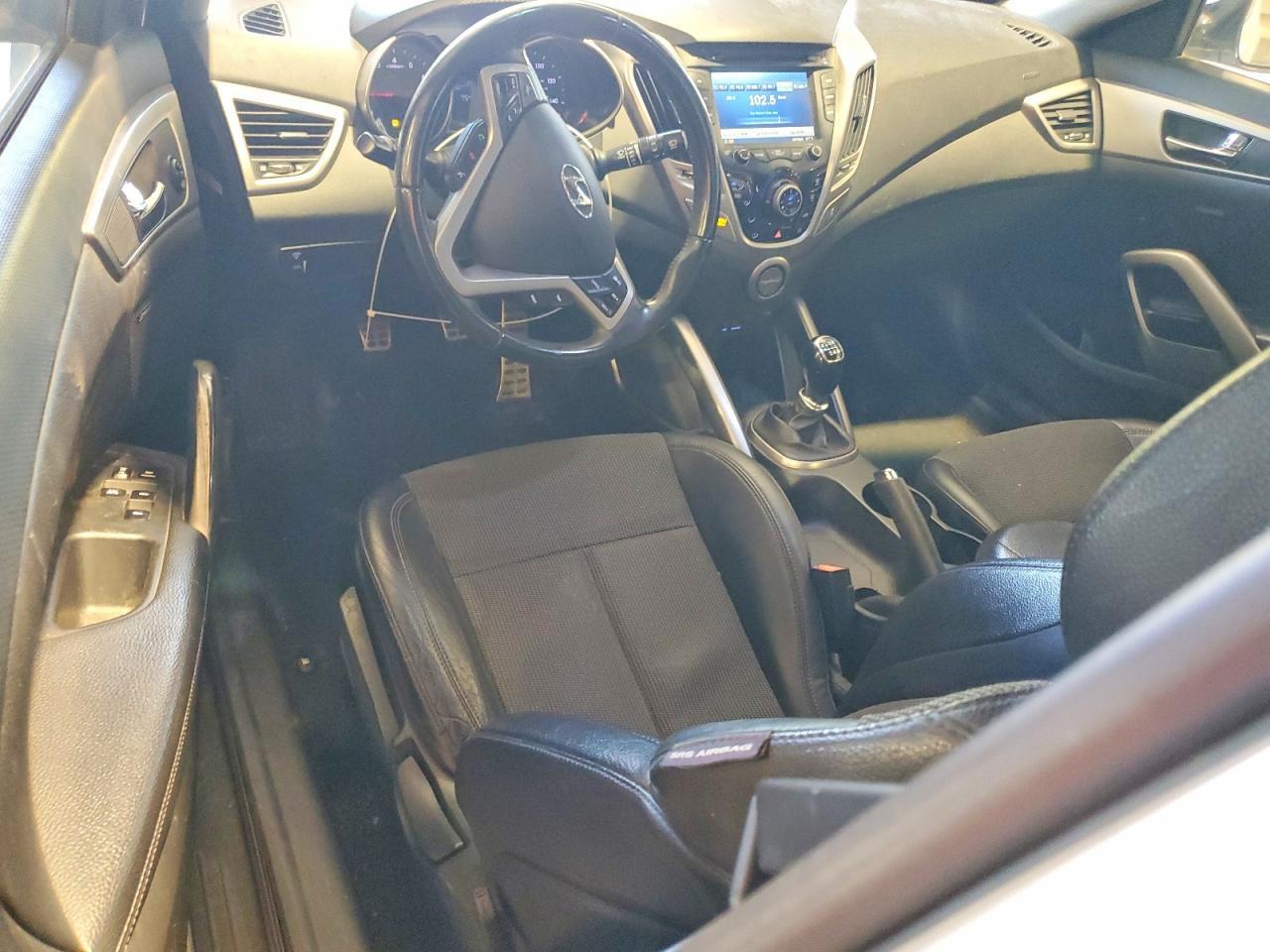 2013 Hyundai Veloster Base - zdjęcie 8