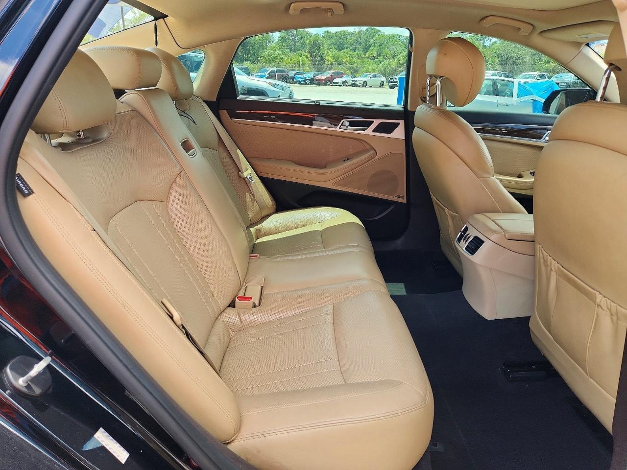 2016 Hyundai Genesis 3.8 - zdjęcie 10