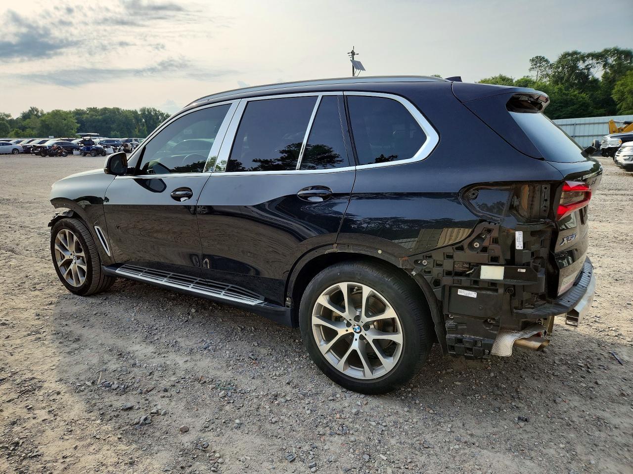 2019 BMW X5 xDrive40I - zdjęcie 2