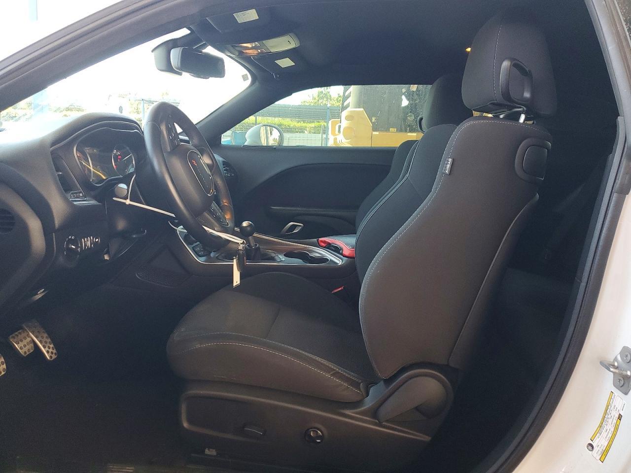 2016 Dodge Challenger R - zdjęcie 7