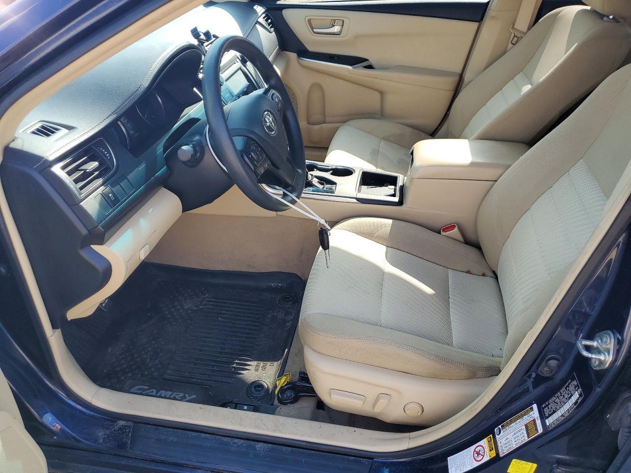 2017 Toyota Camry Le - zdjęcie 7