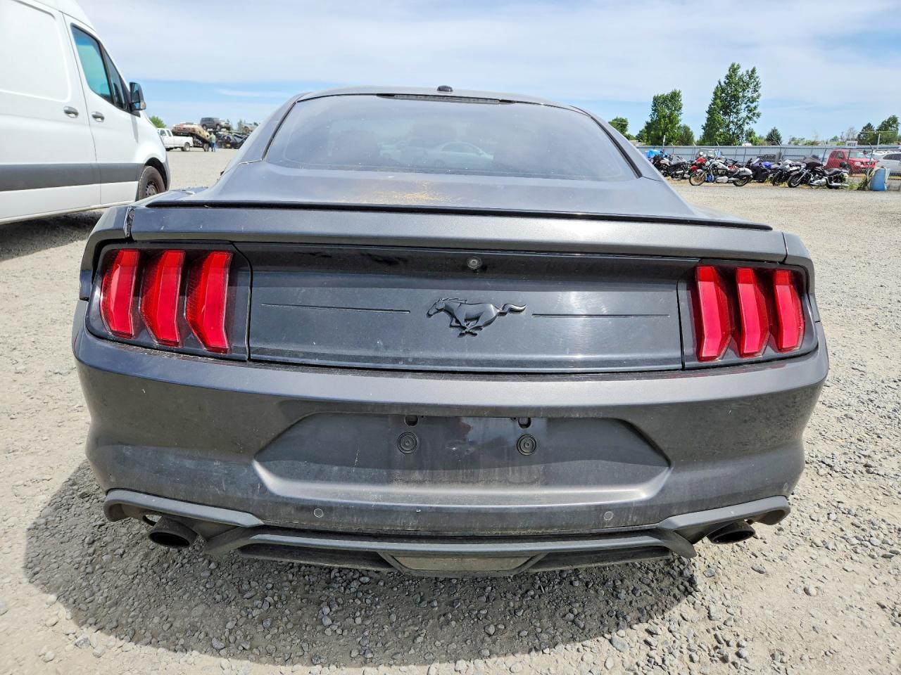 2018 Ford Mustang - zdjęcie 6