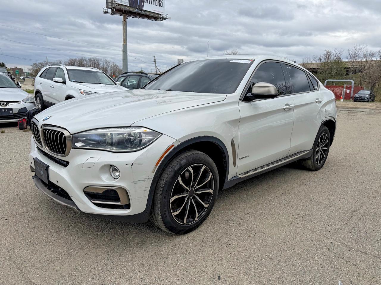 2017 BMW X6 xDrive50I - zdjęcie 2