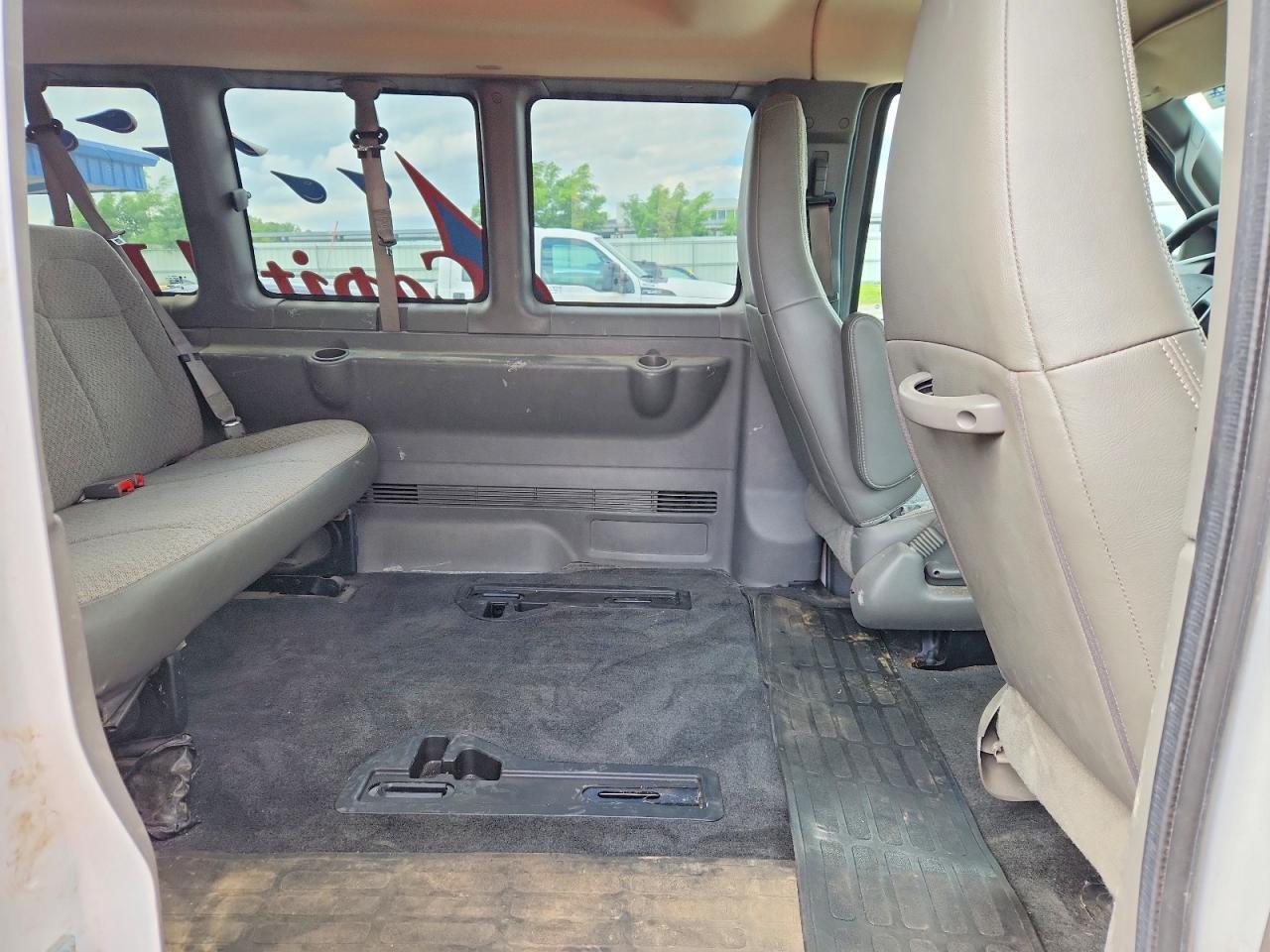 2018 Chevrolet Express G2500 - zdjęcie 11