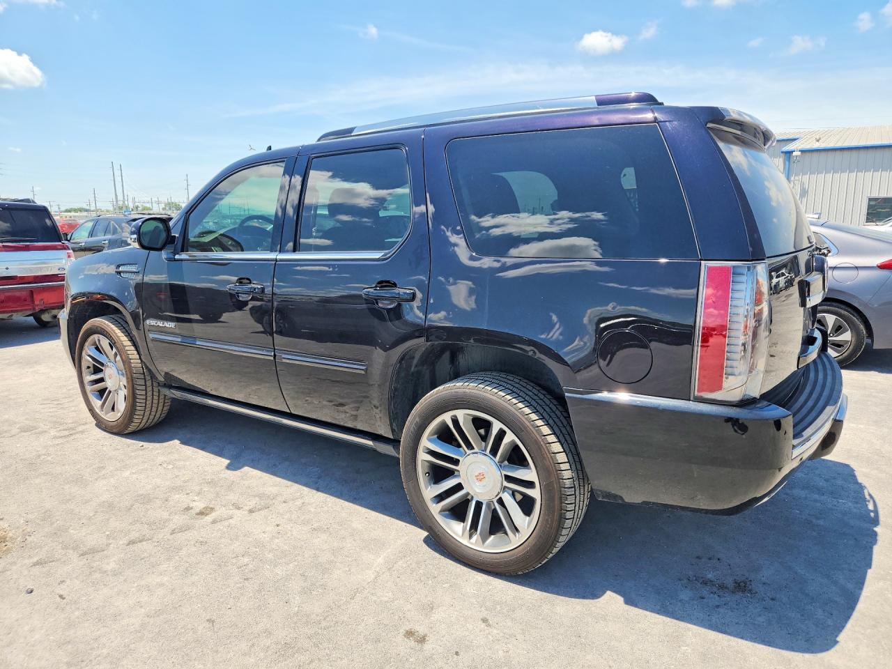2014 Cadillac Escalade Premium - zdjęcie 2