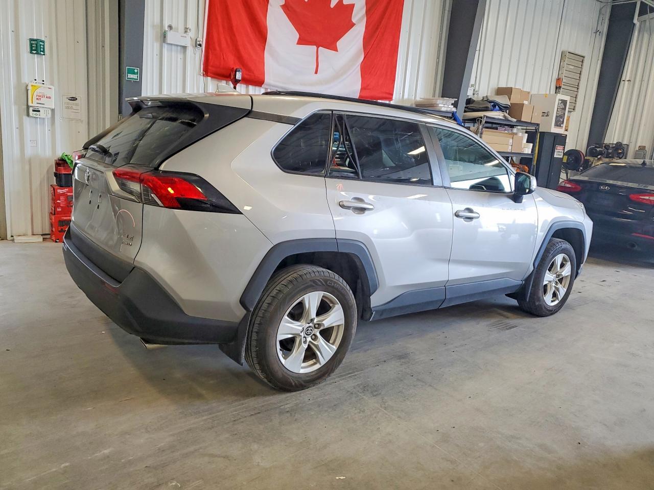 2021 Toyota Rav4 Xle - zdjęcie 3