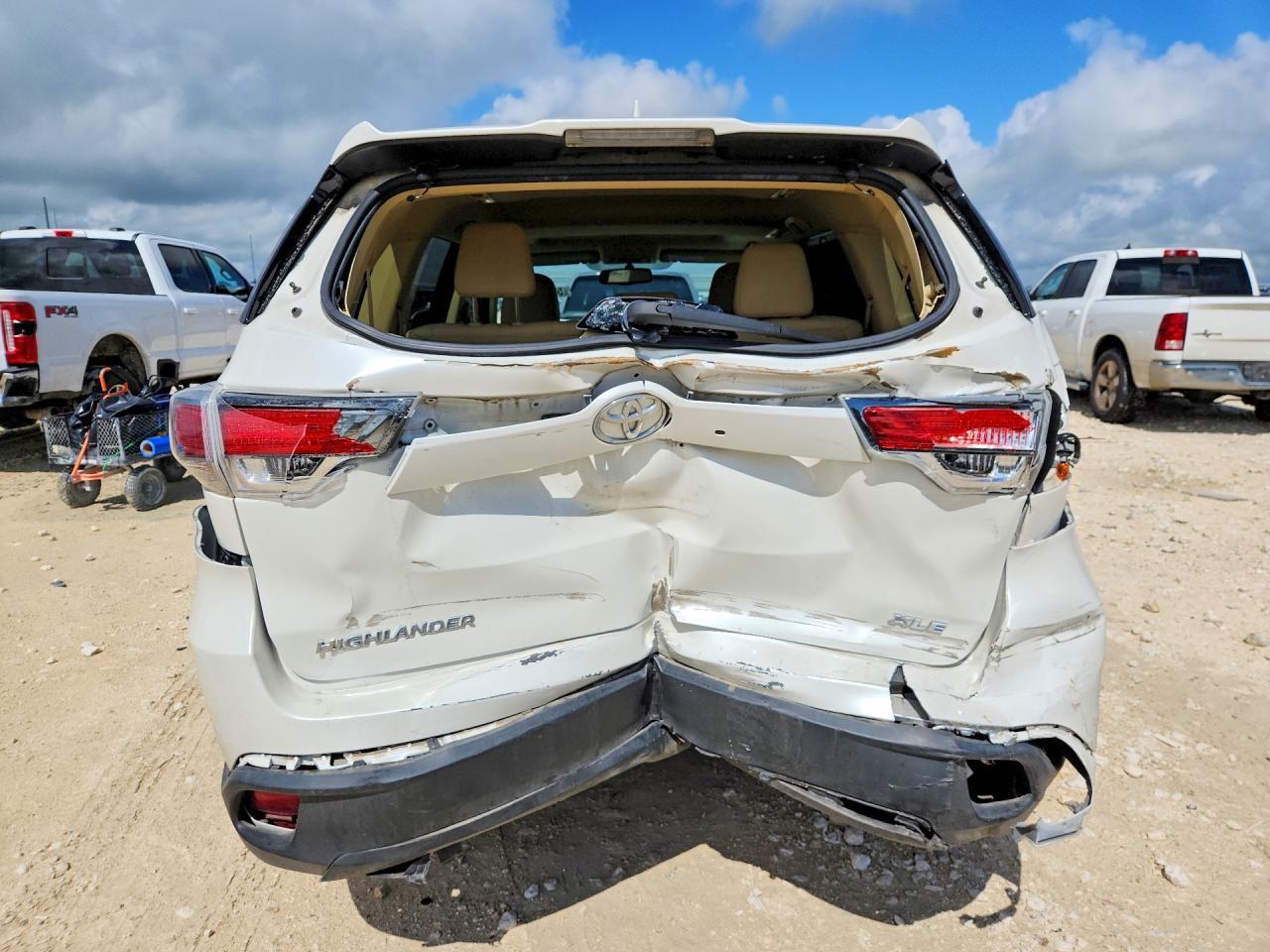 2015 Toyota Highlander - zdjęcie 6