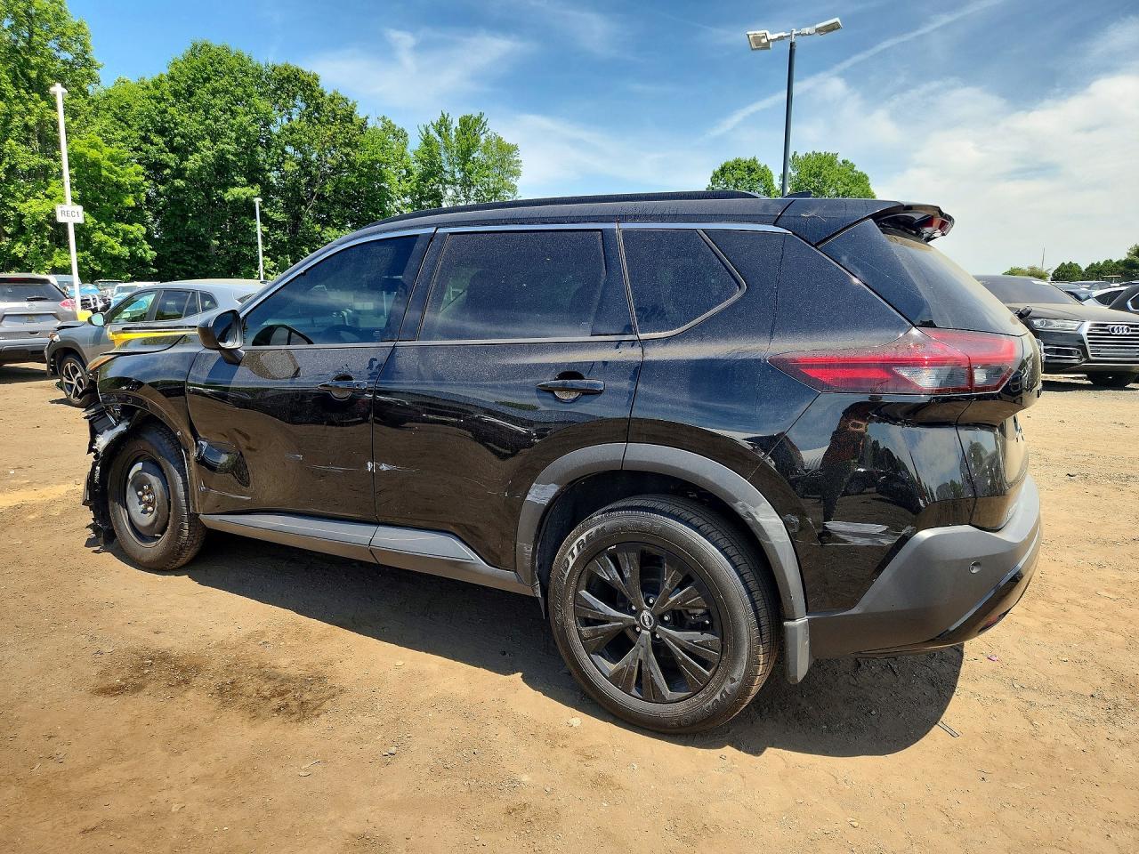2023 Nissan Rogue Sv - zdjęcie 2