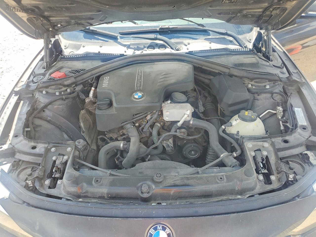 2016 BMW 320 I - zdjęcie 11