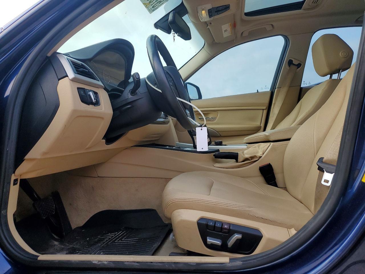 2016 BMW 320 I - zdjęcie 7