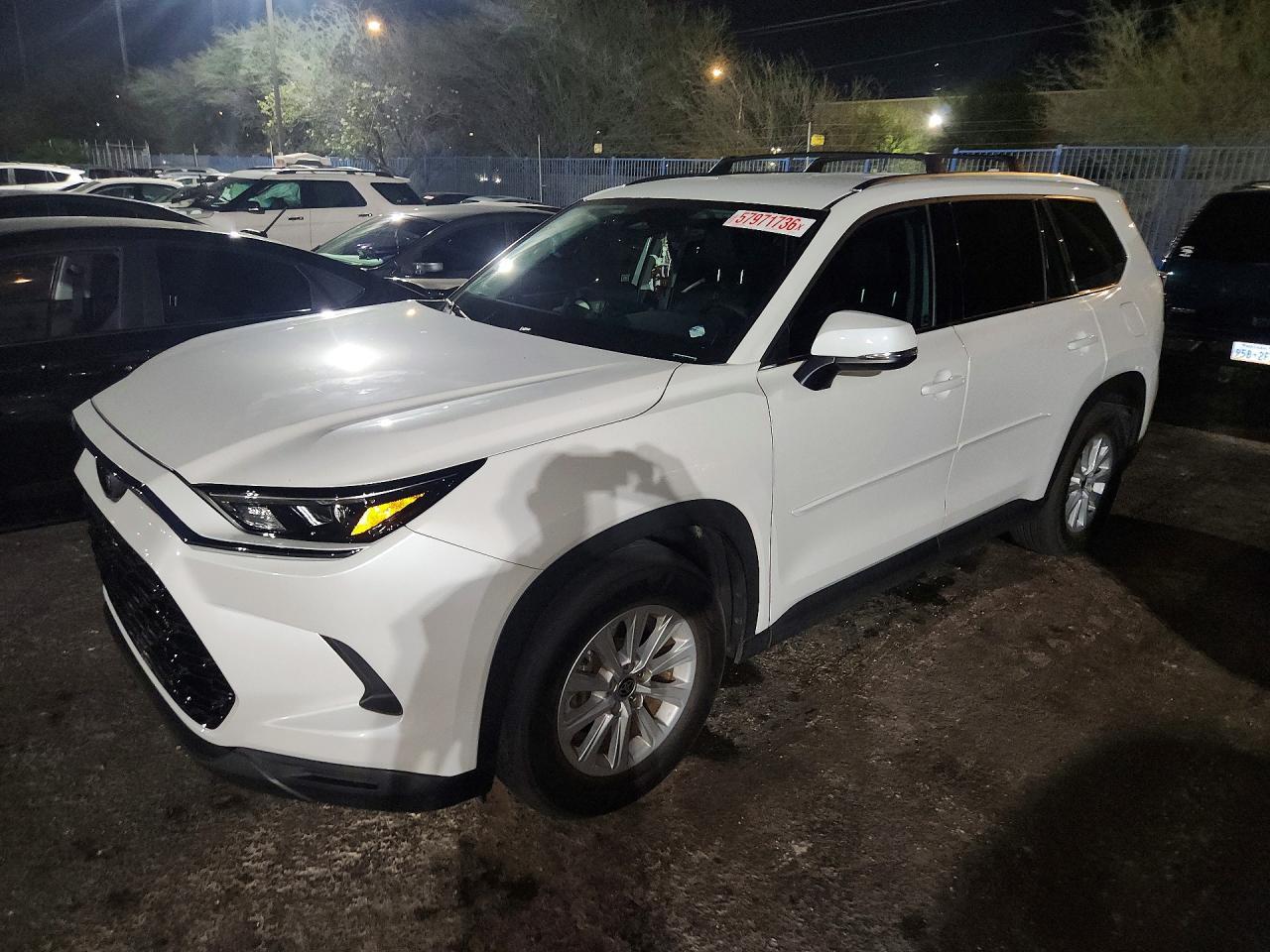 2024 Toyota Grand Highlander Xle - zdjęcie główne
