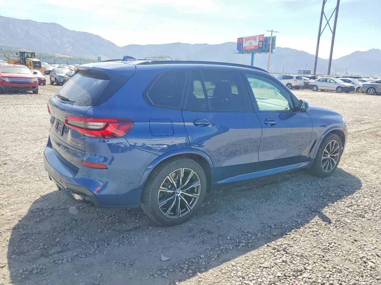 2021 BMW X5 xDrive40I - zdjęcie 3