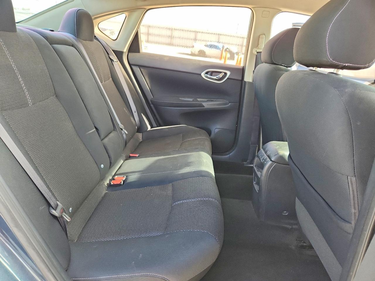 2014 Nissan Sentra S - zdjęcie 10