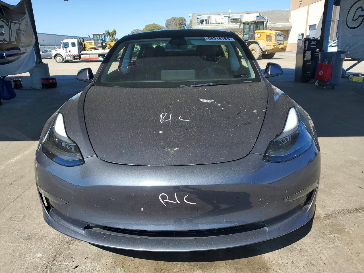 2023 Tesla Model 3 - zdjęcie 5