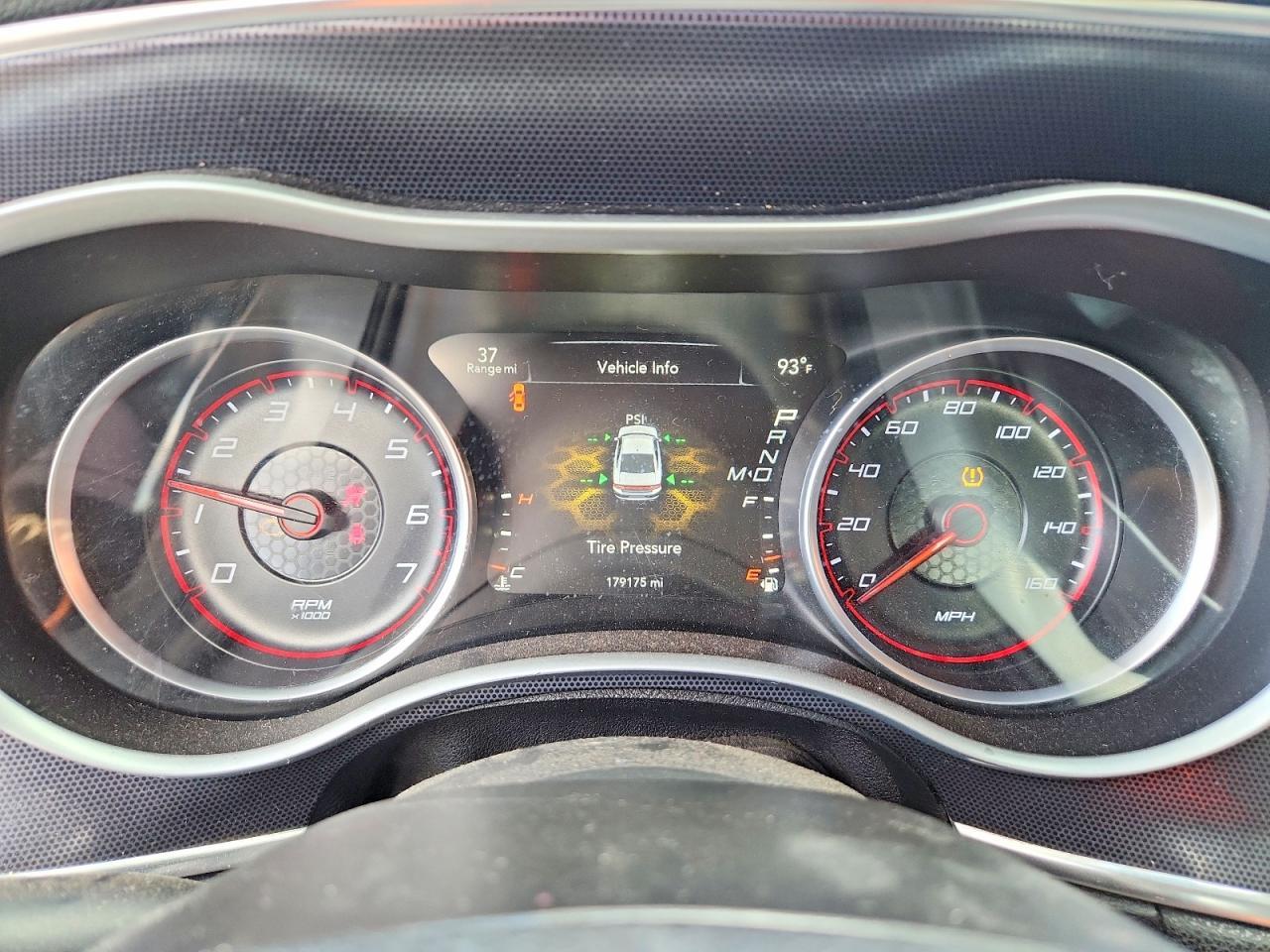 2016 Dodge Charger R - zdjęcie 9